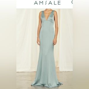 In OLIVE* colour, AMSALE “Leif” v-shape gown, double-lined. Size 4, tailored